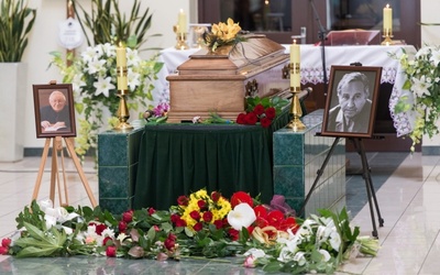 Rozpoczął się pogrzeb Tadeusza Różewicza