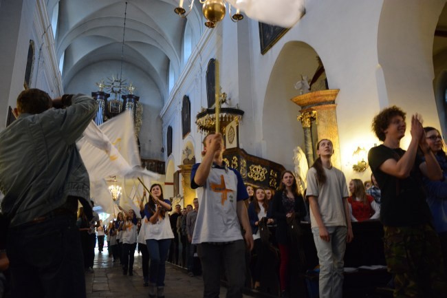 Wielkanocne czuwanie młodzieży