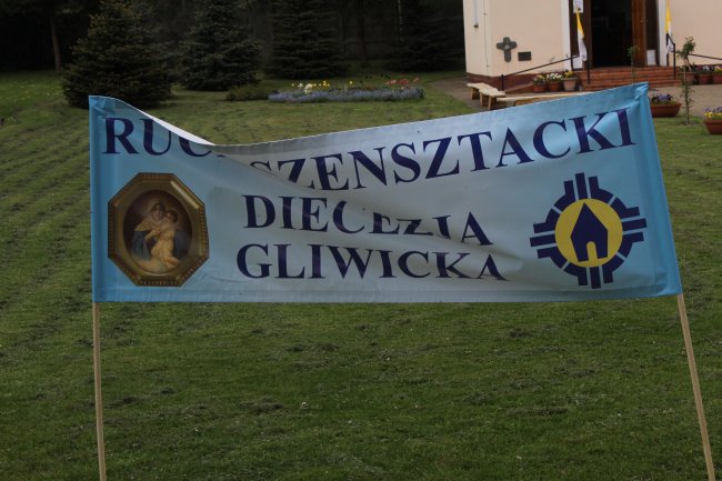 Pierwsza szensztacka pielgrzymka rodzin