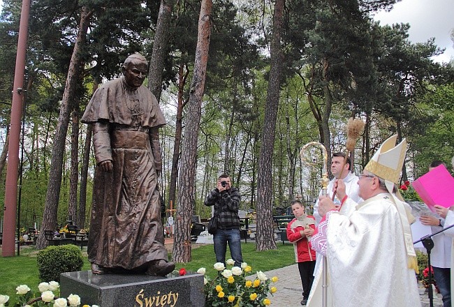 Wspomnienie o świętych papieżach