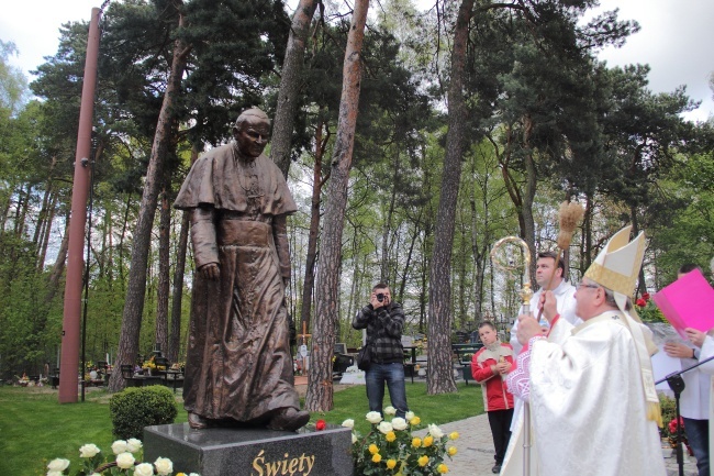 Poświęcenie pomnika św. Jana Pawła II