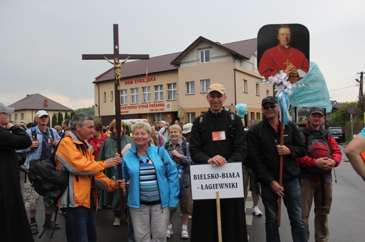 W deszczu z Radziszowa w stronę Mogilan