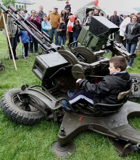 Trzeciomajowy piknik na Błoniach