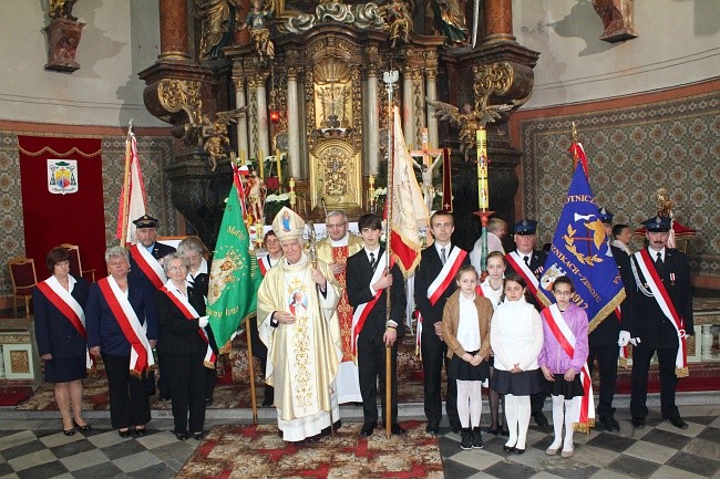 Papieski pomnik w Dusznikach