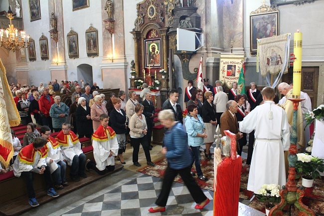 Papieski pomnik w Dusznikach