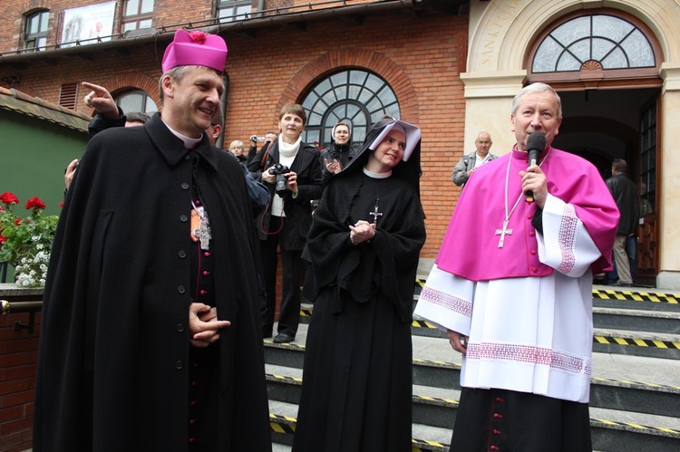 Przywitani przez biskupa Jana Zająca