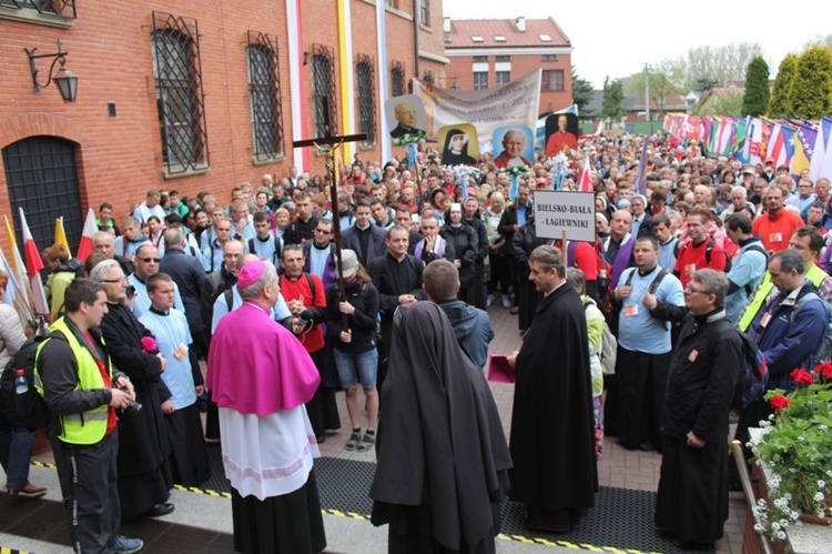 Przywitani przez biskupa Jana Zająca