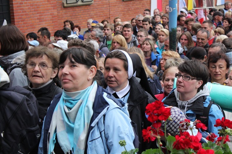 Przywitani przez biskupa Jana Zająca