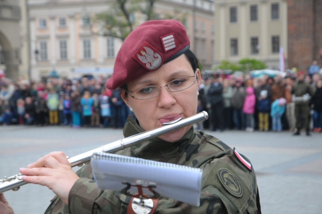 Pokaz tańców polskich na Rynku Głównym