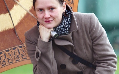 Anna Zieleźny  ekonomistka, amatorka rowerowych wypraw i wędrówek, pielgrzym do Santiago de Compostela 