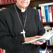 Abp Edmund Piszcz otrzymał doktorat honoris causa Uniwersytetu Warmińsko-Mazurskiego w Olsztynie