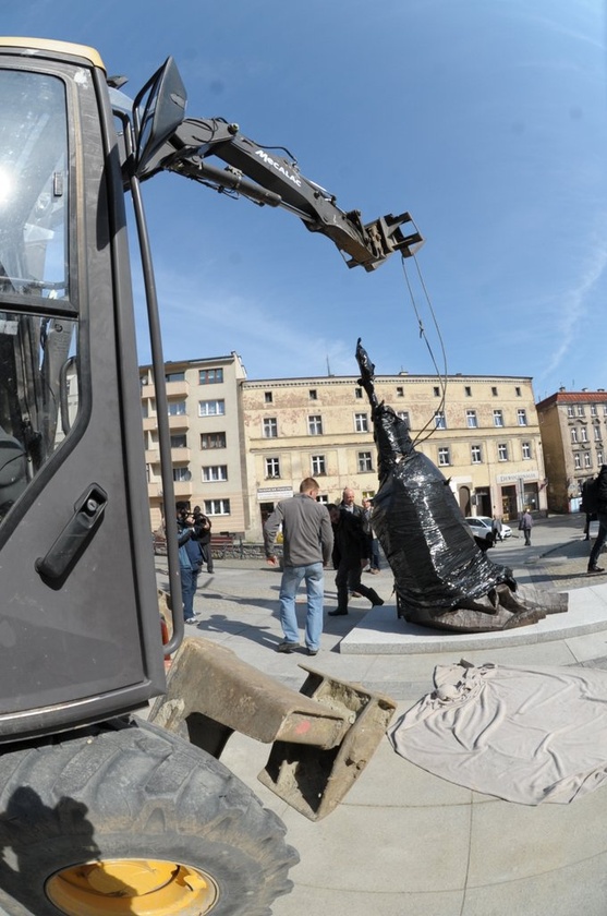 Pomnik św. Jana Pawła II w Świdnicy