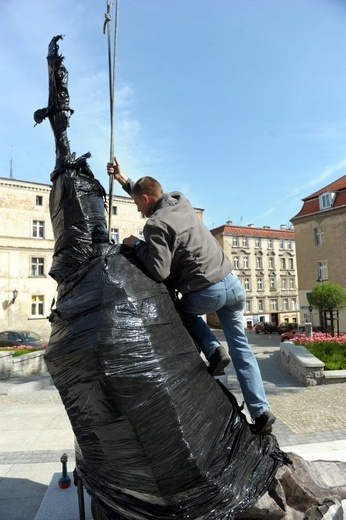 Pomnik św. Jana Pawła II w Świdnicy