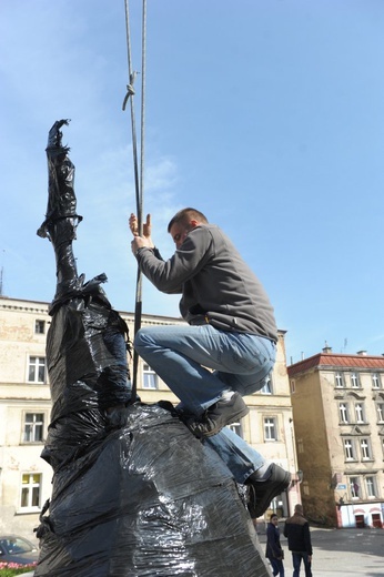 Pomnik św. Jana Pawła II w Świdnicy