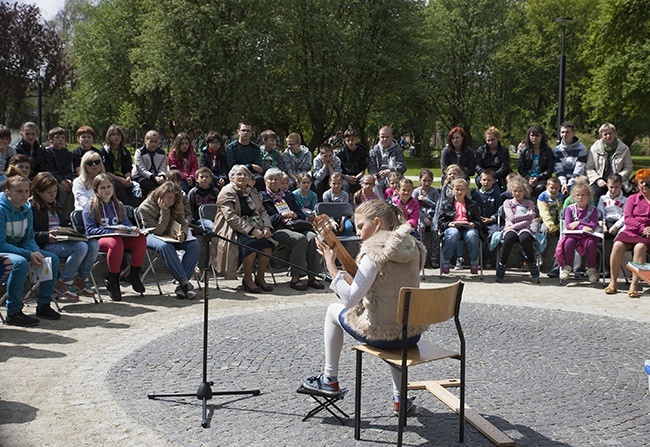 Czytanie łączy pokolenia