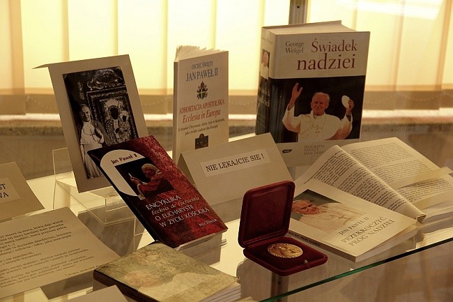 Wystawa poświęcona św. Janowi Pawłowi II
