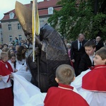 8 maja - pomnik odsłonięty