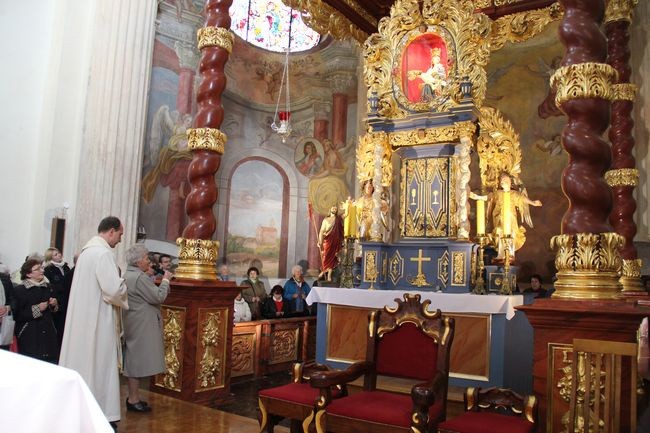 Żywy Różaniec w Skrzatuszu