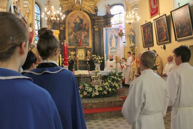 Stulecie marianek w Zbrosławicach