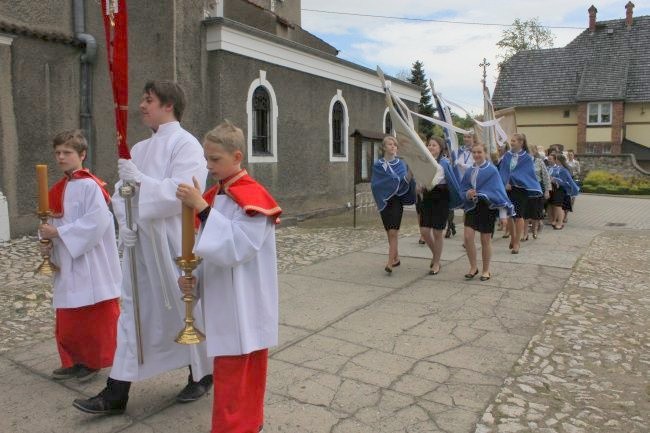 Stulecie marianek w Zbrosławicach