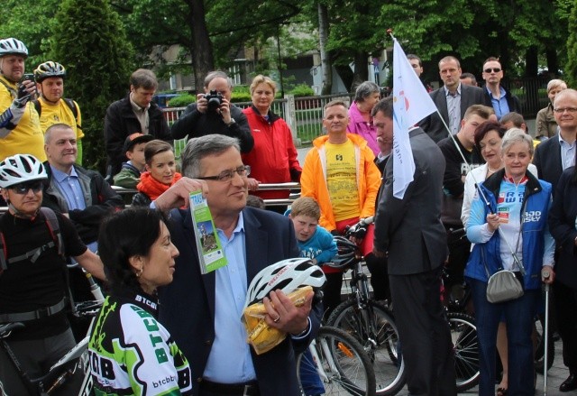 Prezydent Komorowski z cyklistami w Bielsku-Białej