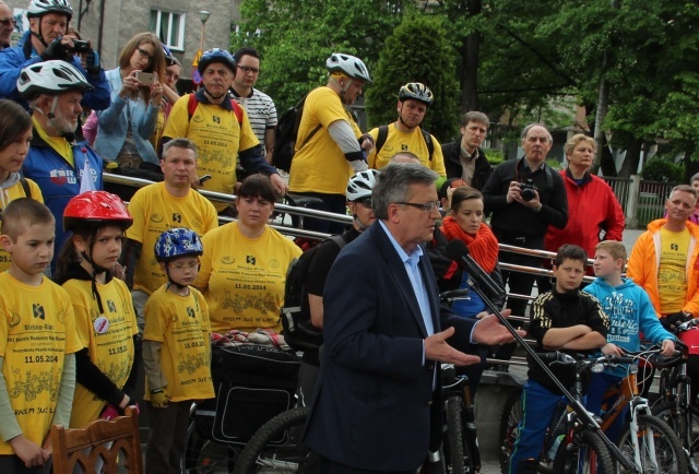 Prezydent Komorowski z cyklistami w Bielsku-Białej