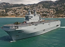 Francja sprzeda Rosji okręty desantowe