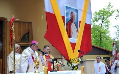 Patronem ośrodka i kaplicy jest św. Jan Paweł II