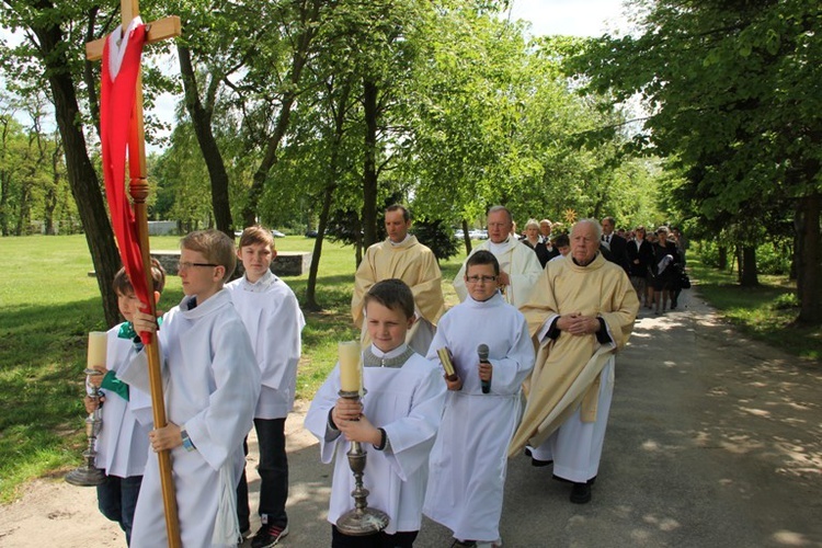 Elewacja relikwi bł. o. Stanisława Papczyńskiego w Puszczy Mariańskiej