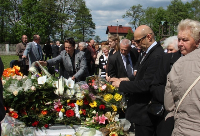 Ostatnie pożegnanie śp. ks. kan. Karola Tomali