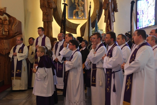 Ostatnie pożegnanie śp. ks. kan. Karola Tomali