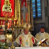 Abp Zygmunt Zimowski zawierzył parafię opiece Maki Bożej Popowskiej i św. Jana Pawła II