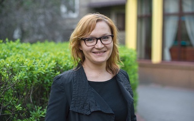 Agnieszka Szpyra absolwentka Wydziału Prawa i Administracji Uniwersytetu Warszawskiego, związana ze wspólnotą Przymierze Miłosierdzia