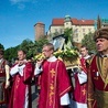  W tradycyjnej krakowskiej procesji niesiono także relikwie św. Jana Pawła II