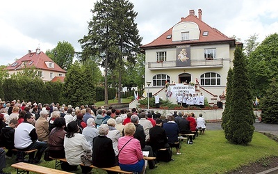  Ogrody seminaryjne rzadko goszczą tylu przyjaciół Domu Ziarna