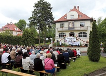  Ogrody seminaryjne rzadko goszczą tylu przyjaciół Domu Ziarna