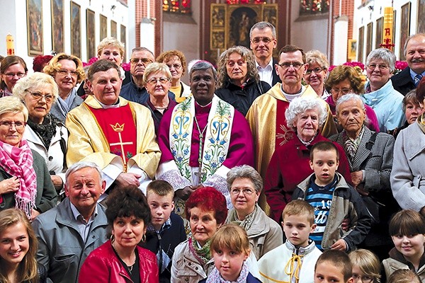 Hierarchia z Indii 10 maja modlił się z dolnośląskimi darczyńcami w kościele pw. NMP na Piasku