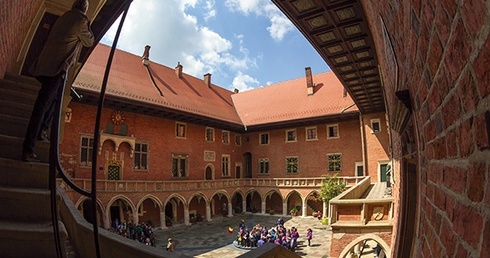 Na blisko 400 uczelniach w Polsce rozpoczyna się nowy rok akademicki