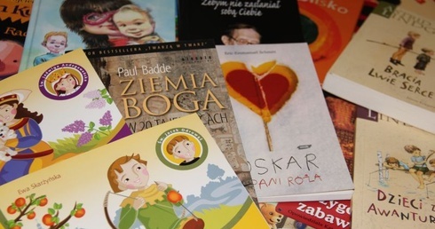 Świętowanie wśród książek