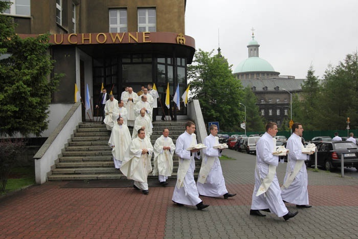 Święcenia kapłańskie w Katowicach