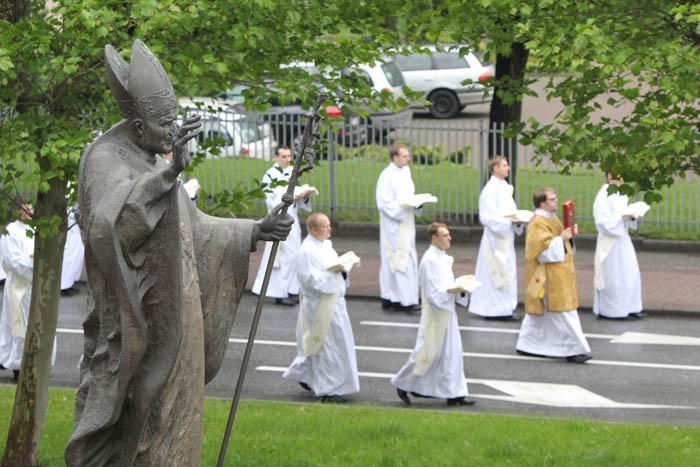 Święcenia kapłańskie w Katowicach