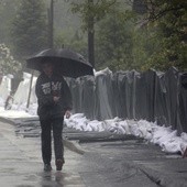 Woda opada, emocje też