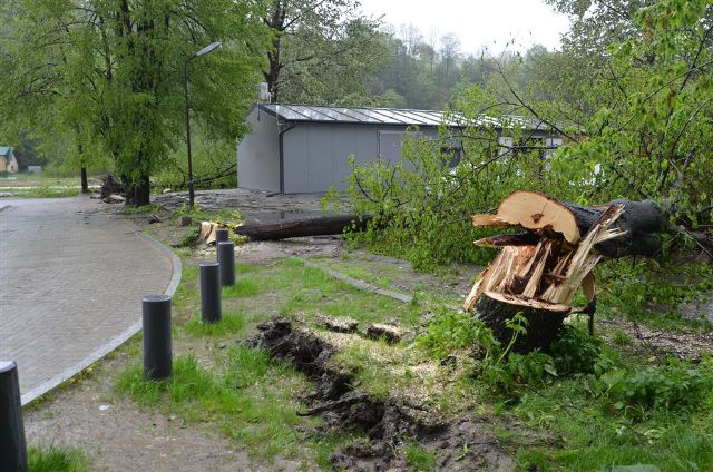 Szkody po nawałanicy w Mszanie Dolnej