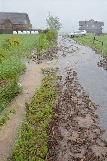 Szkody po nawałanicy w Mszanie Dolnej