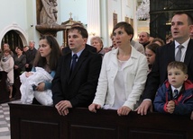 Rodziny w kościele św. Marii Magdaleny w Cieszynie