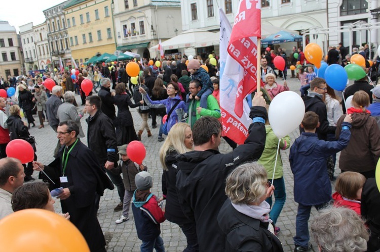 Cieszyn - Rodzinny Polonez przed Marszem dla Życia i Rodziny