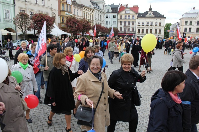 Cieszyn - Rodzinny Polonez przed Marszem dla Życia i Rodziny