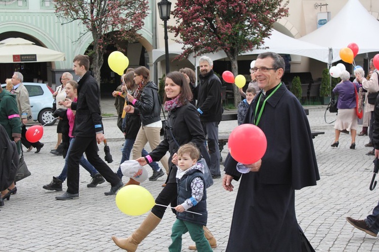 Cieszyn - Rodzinny Polonez przed Marszem dla Życia i Rodziny