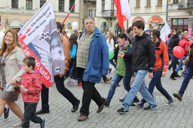 Cieszyn - Rodzinny Polonez przed Marszem dla Życia i Rodziny