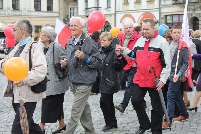 Cieszyn - Rodzinny Polonez przed Marszem dla Życia i Rodziny